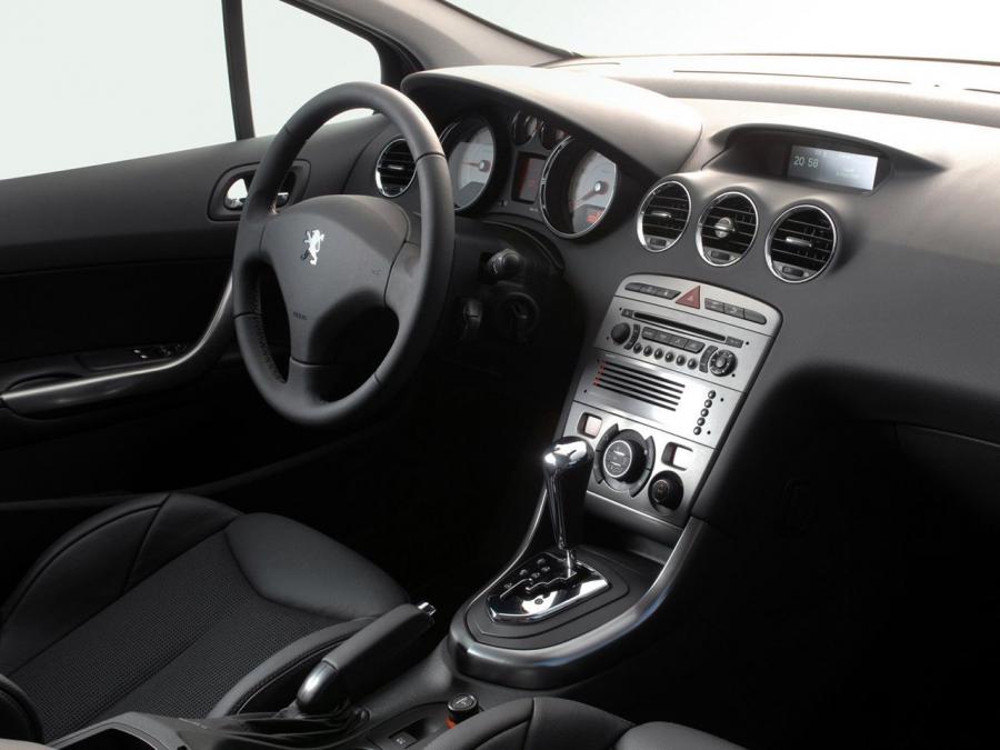  Peugeot 308 5-Door 2008 года  (фото 5 из 21)